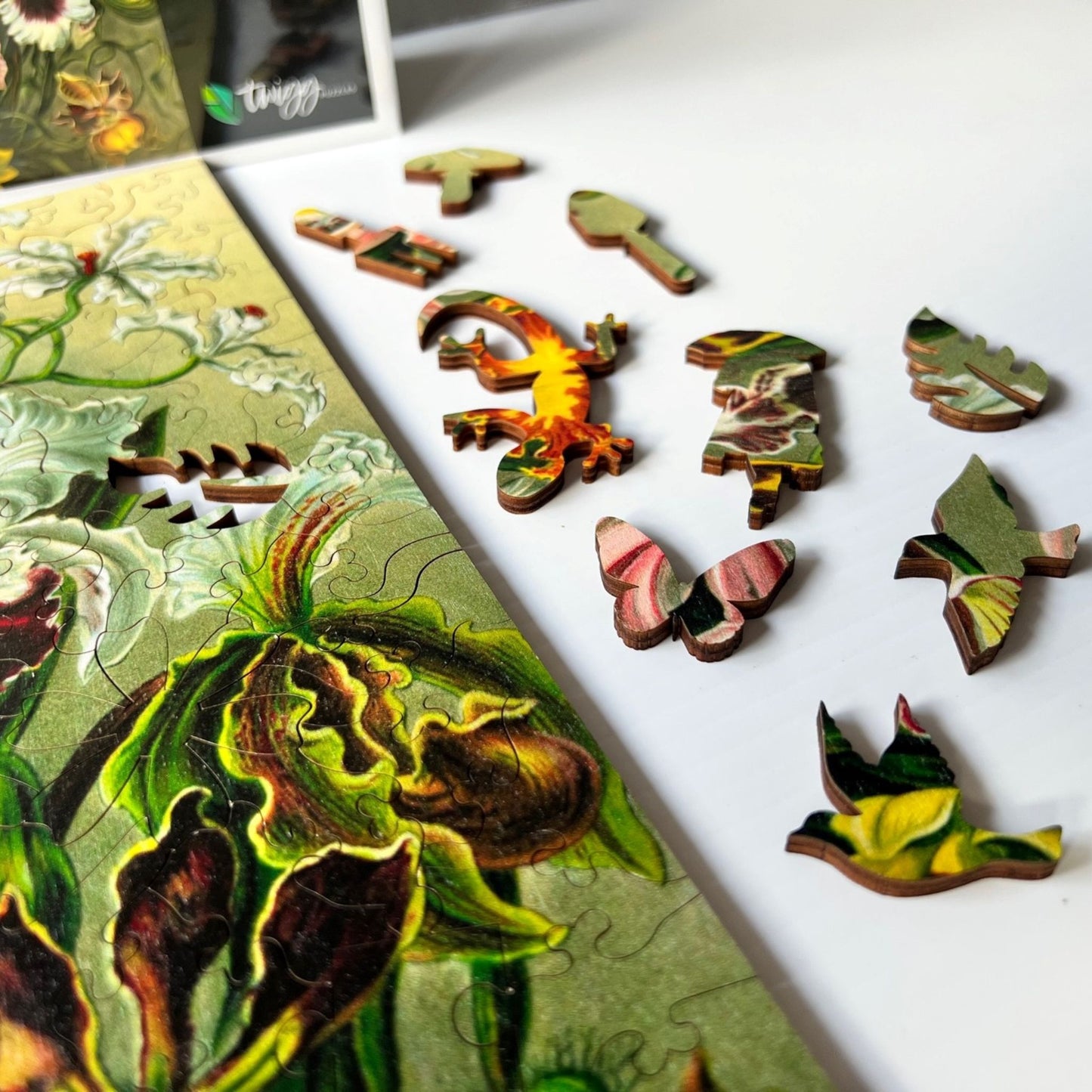 Wooden Jigsaw Puzzle - 219 pieces - Orchids - artist artwork